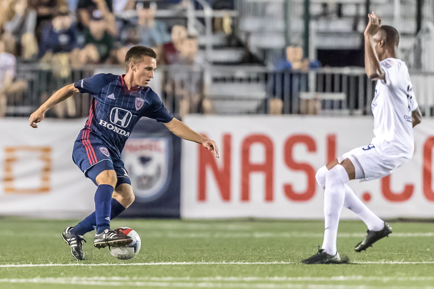 Tanner Thompson attacks Aramada by Matt Schlotzhauer